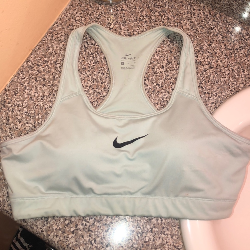 Brand new xL nike sports bra